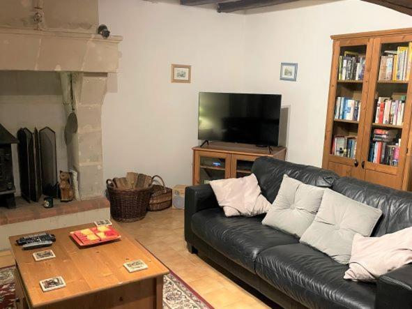 La Maison Tournesol - 3 Bedroom House With Large Garden Near Saumur Saint-Martin-de-la-Place Экстерьер фото